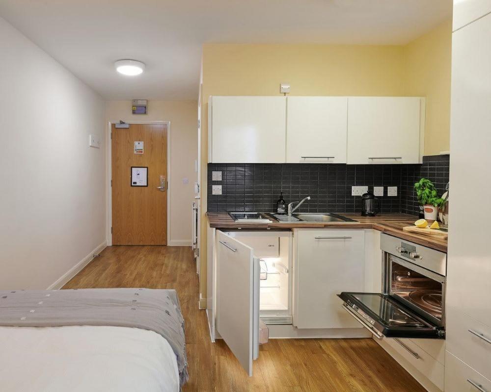 Zeni Studio, The Hub Vauxhall Londra Esterno foto
